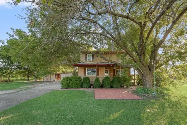220 Crump Circle, Red Oak, TX 75154