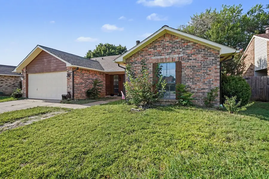 3916 Longmeadow Way, Fort Worth, TX 76133 - #2