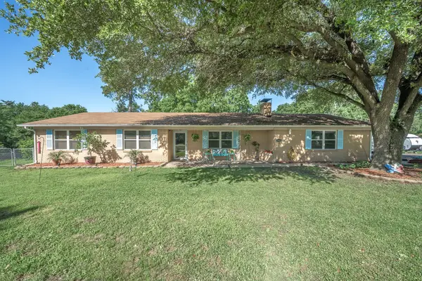 542 S Houston Street, Edgewood, TX 75117