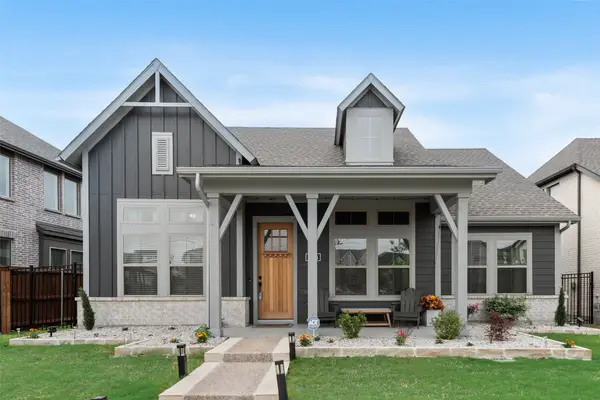 1028 Almond Blossom Circle, Crowley, TX 76036