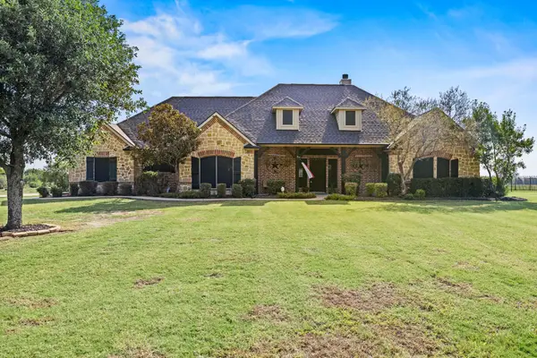 1354 Shadow Lakes Drive, Wills Point, TX 75169