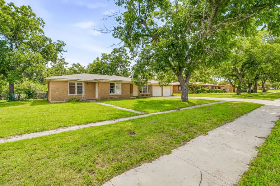 594 N Harbin Drive, Stephenville, TX 76401 - #2