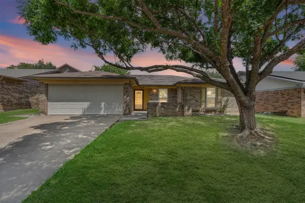 7516 Evergreen Drive, Watauga, TX 76148