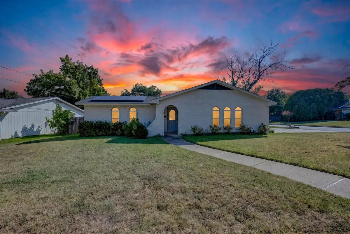 629 Newton Drive, Burleson, TX 76028 - #1