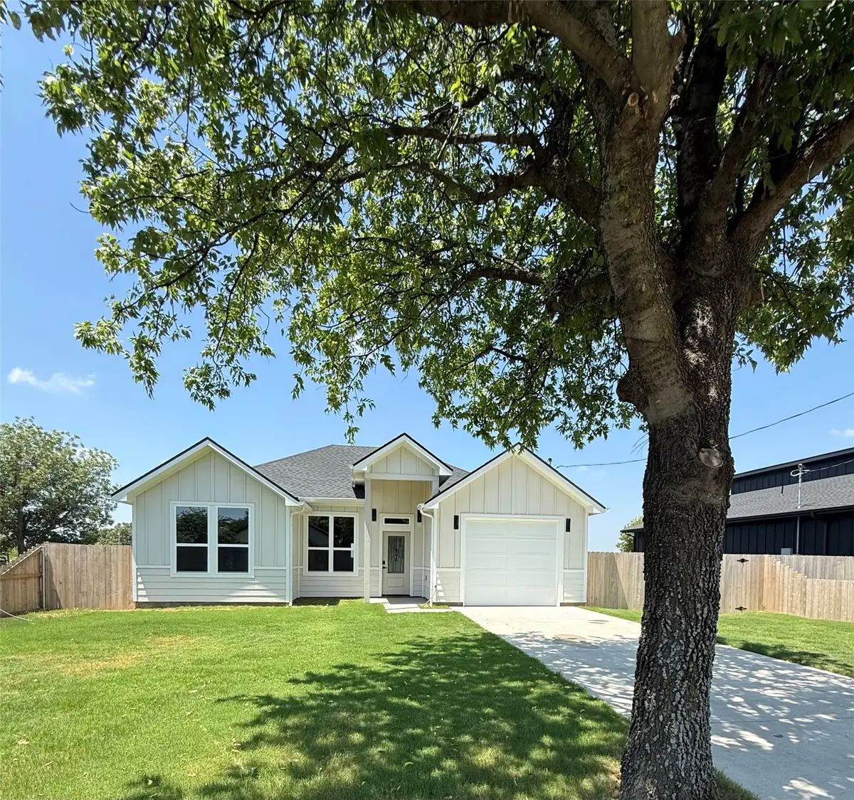 413 N Cleburne Whitney Rd, Rio Vista, TX 76093 - #1