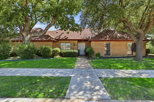 2401 Maverick Drive, Plano, TX 75074