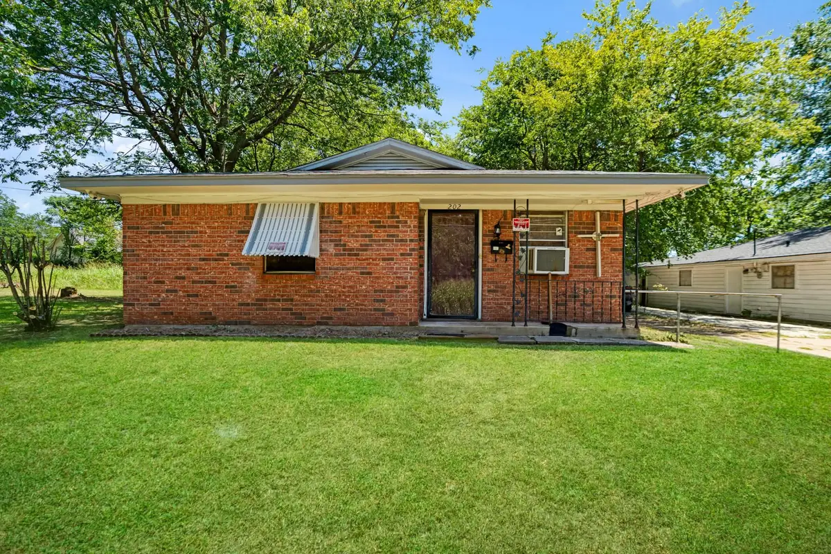 202 4th Street Nw, Paris, TX 75460 - #1