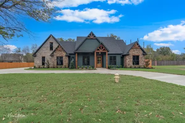 166 Lakewood Point Drive, Bossier City, LA 71111