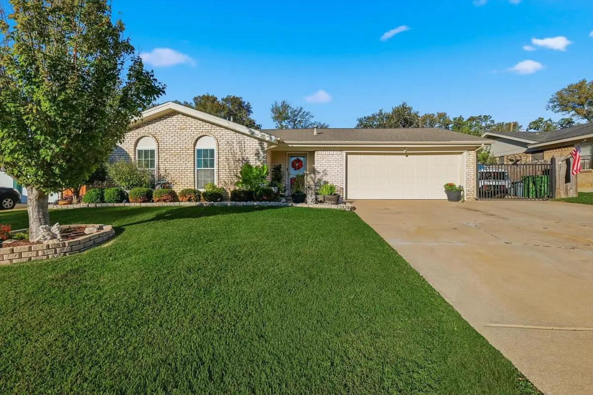 6971 Cox Lane, North Richland Hills, TX 76182 - #1