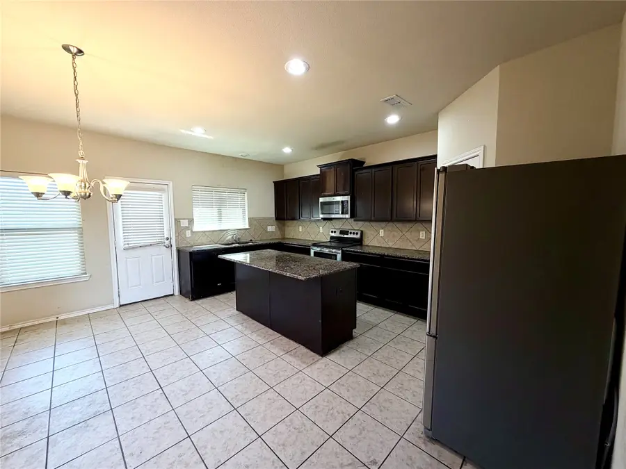 5509 Thunder Bay Drive, Fort Worth, TX 76119 - #2