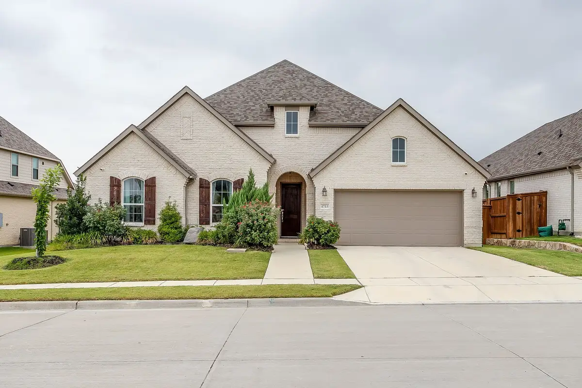 4713 Valley Peak Cove, Justin Roanoke, TX 76262 - #1