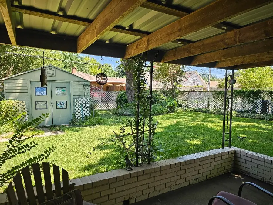 1914 Surrey Circle, Grand Prairie, TX 75050 - #2