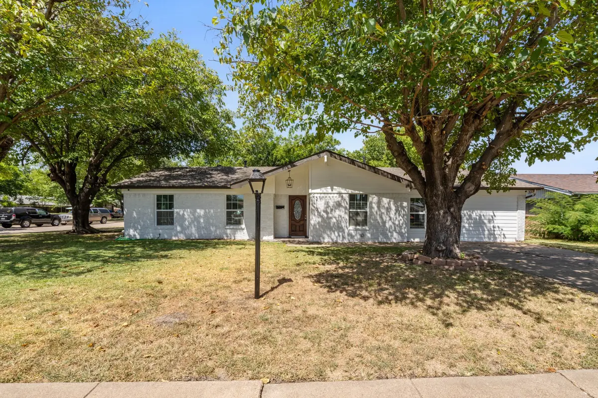 2110 Tompkins Drive, Grand Prairie, TX 75051 - #1