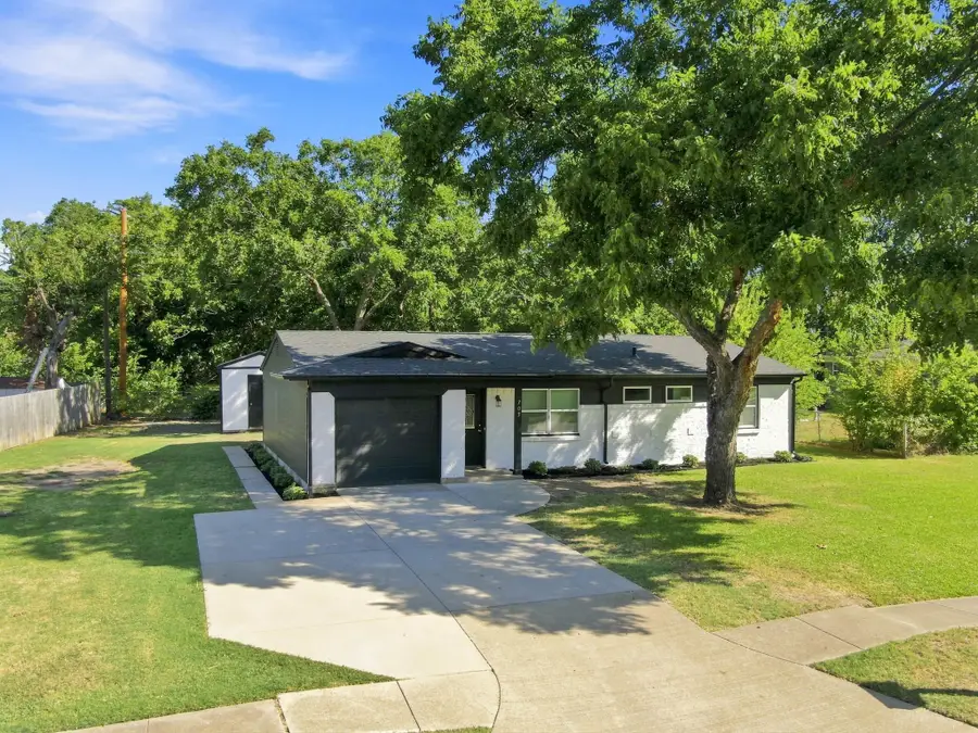 703 Casa Linda Street, Ennis, TX 75119 - #3