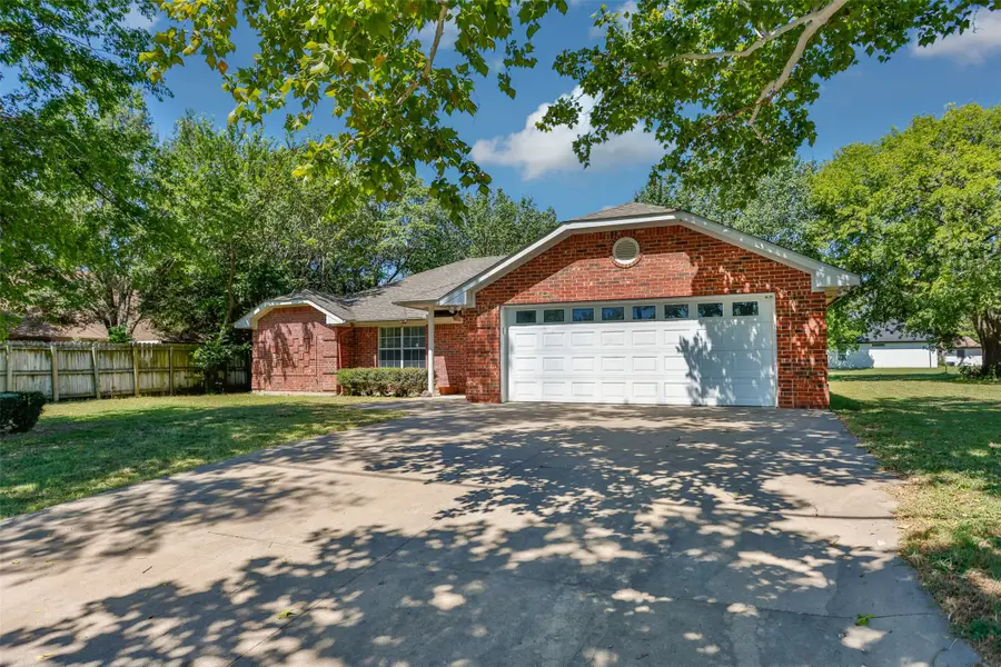 1423 S Howeth Street, Gainesville, TX 76240 - #2