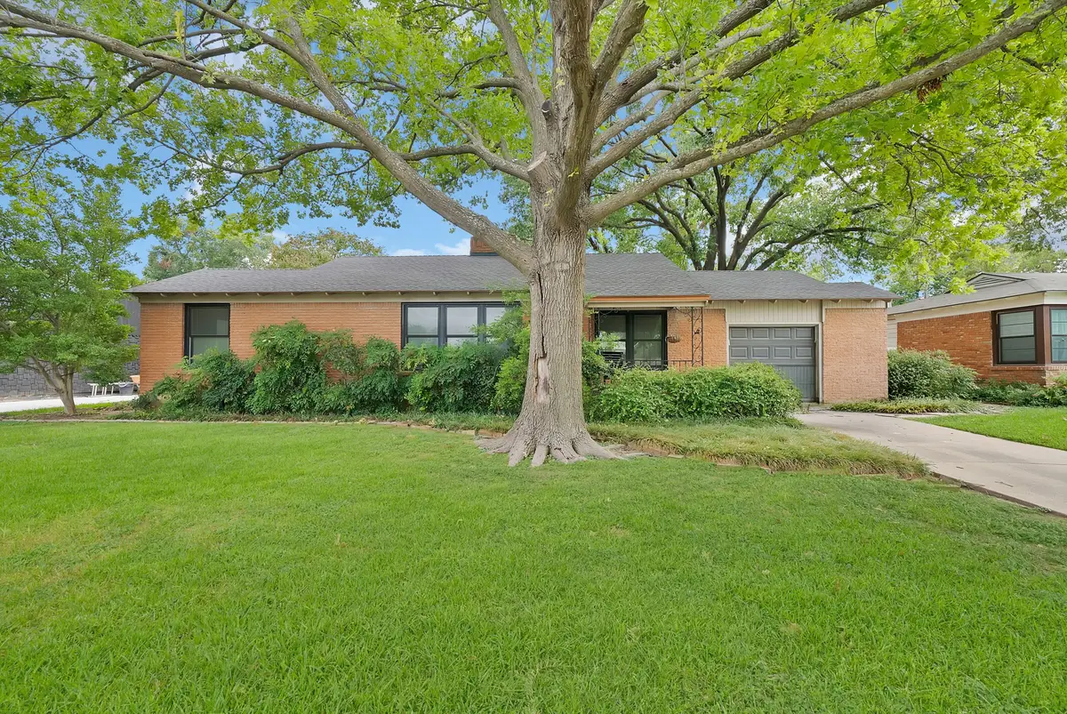 3617 W Seminary Drive, Fort Worth, TX 76109 - #1