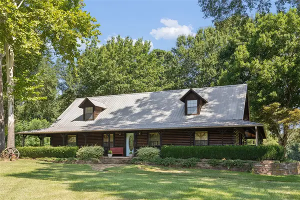 2105 Cr 2111, Hooks, TX 75561