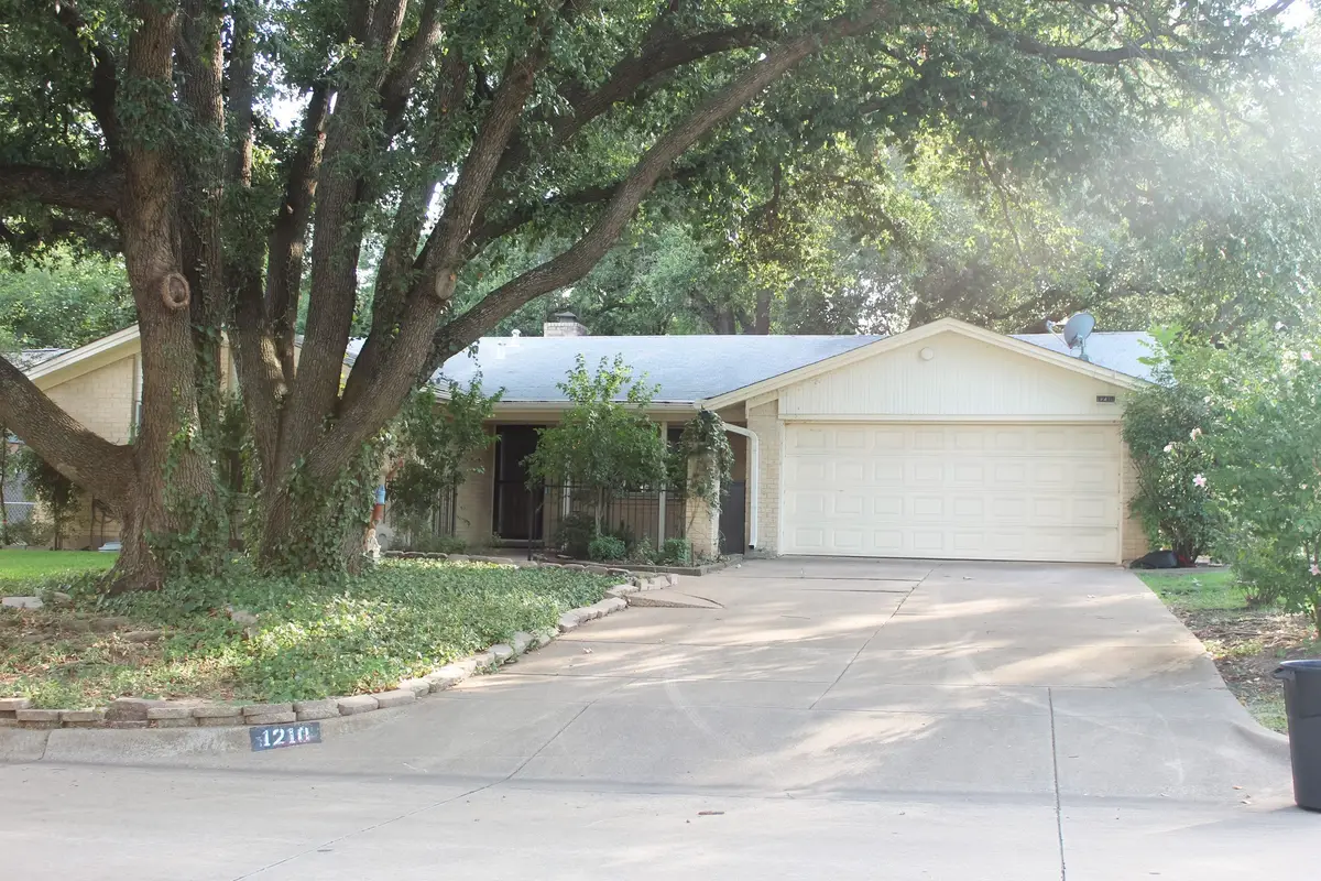 1210 Cozby Street S, Benbrook, TX 76126 - #1