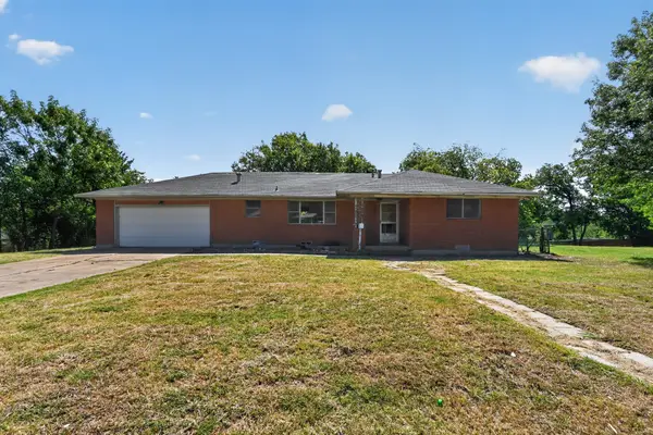 926 SE 5th Street, Grand Prairie, TX 75051