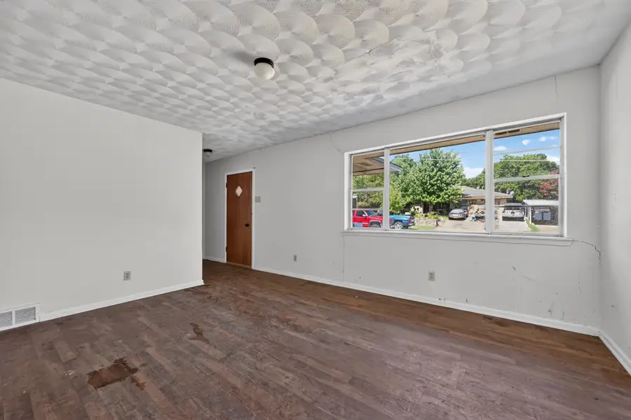 926 SE 5th Street, Grand Prairie, TX 75051 - #3