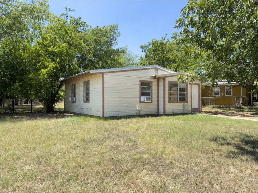 401 Long Drive, Mineral Wells, TX 76067 - #2
