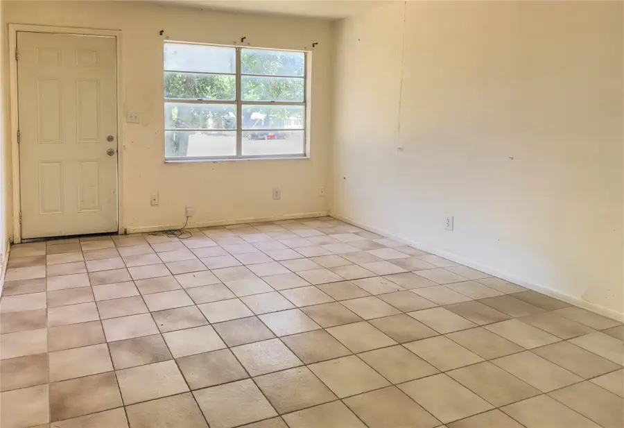 401 Long Drive, Mineral Wells, TX 76067 - #3
