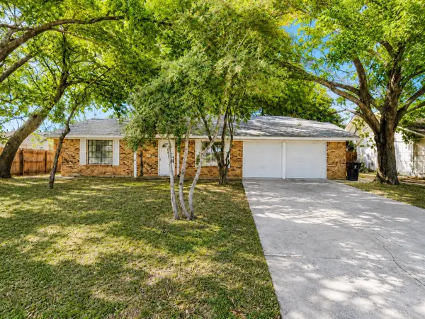 421 Apple Blossom Lane, Hurst, TX 76053