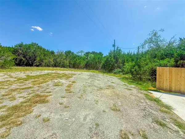 5712 Vanessa Court, Granbury, TX 76048