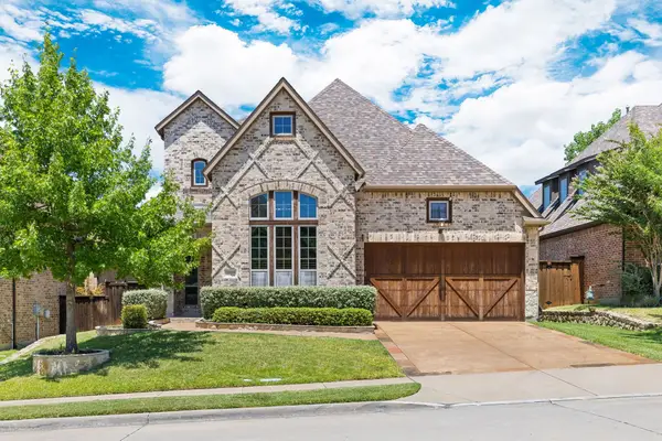 2029 N Hill Drive, Irving, TX 75038