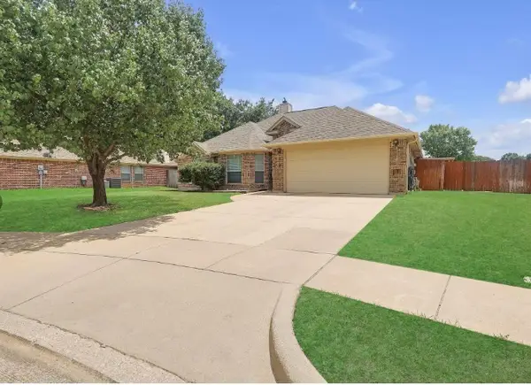 521 Acorn Court, Saginaw, TX 76179
