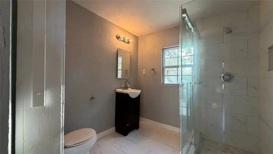 2522 N Hughes Avenue, Fort Worth, TX 76103 - #3