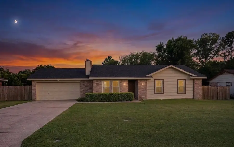704 Plum Street, Joshua, TX 76058 - #2