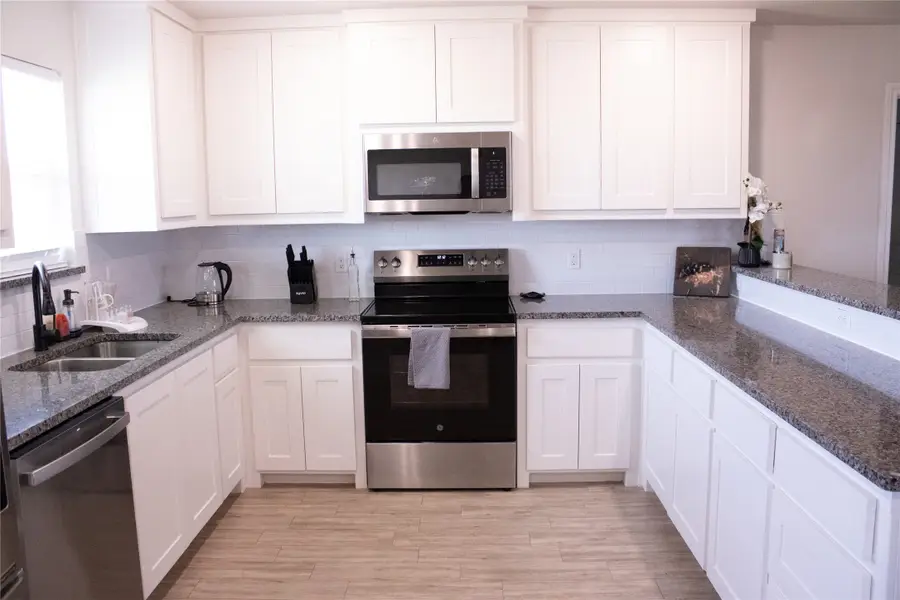6043 Piper Anne Street, Azle, TX 76020 - #3