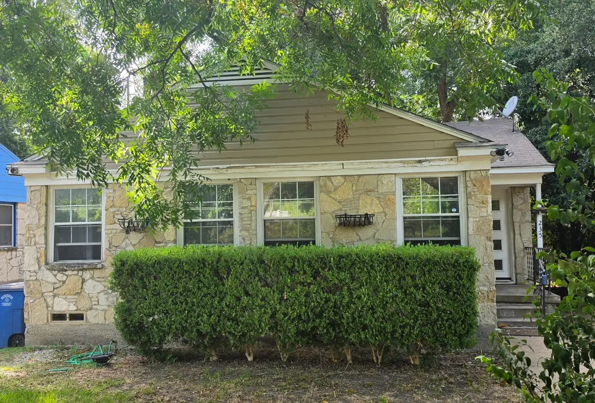 235 N Shore Drive, Dallas, TX 75216 - #1