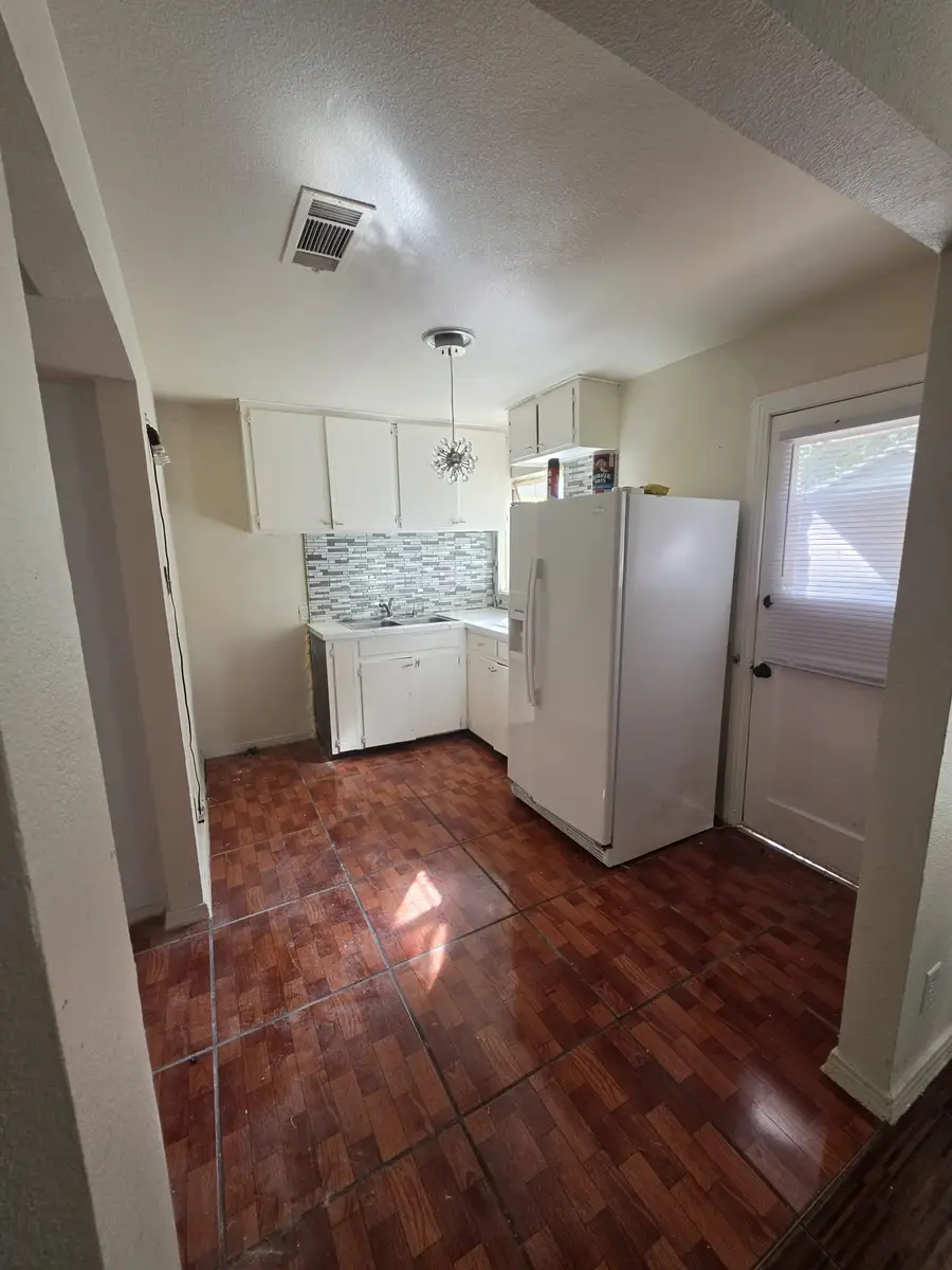 235 N Shore Drive, Dallas, TX 75216 - #3