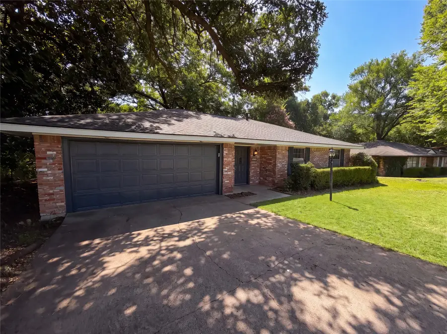 304 Brook Hollow Drive, Desoto, TX 75115 - #2