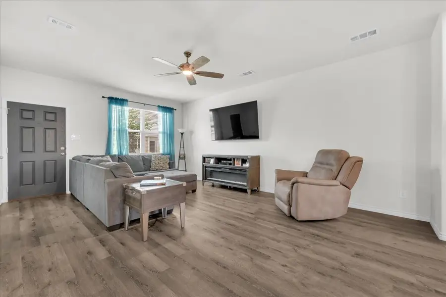 5645 Willamette Drive, Fort Worth, TX 76119 - #3