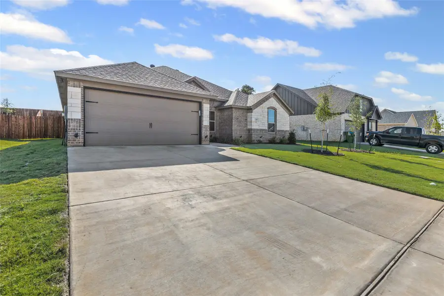 620 Jameson Street, Springtown, TX 76082 - #3