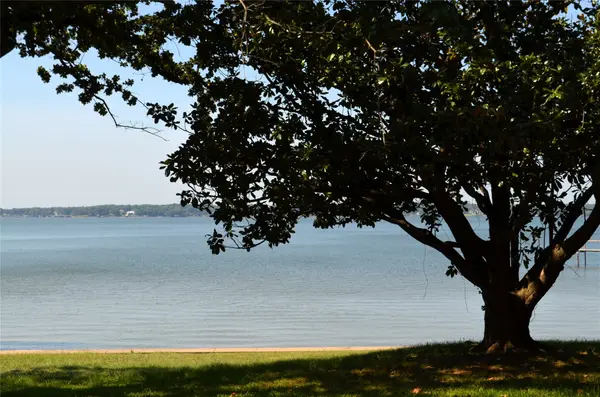 121 Autumn Wood Trail, Gun Barrel City, TX 75156