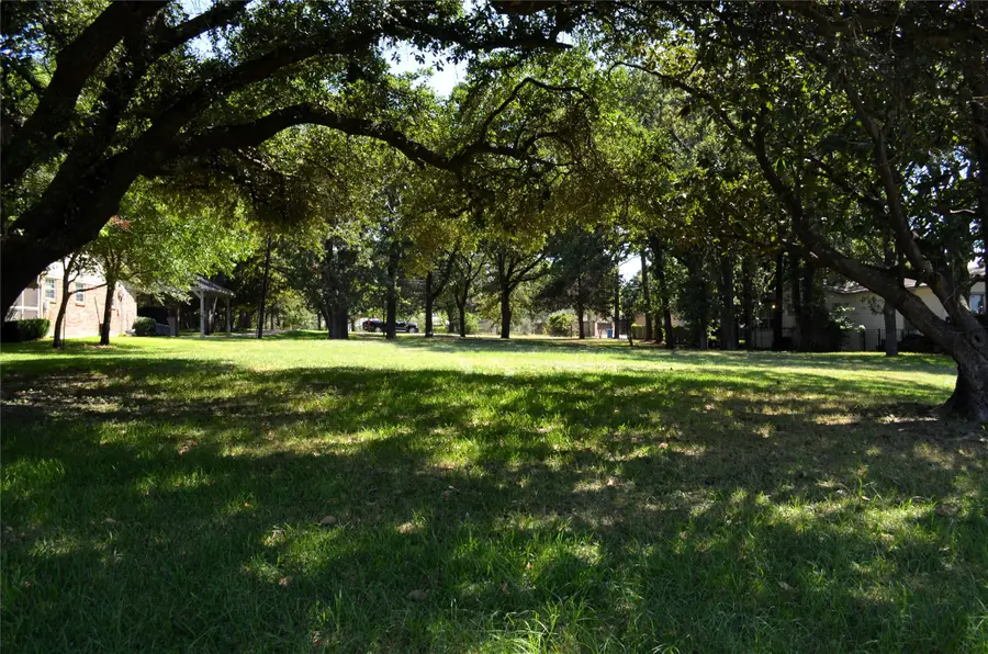121 Autumn Wood Trail, Gun Barrel City, TX 75156 - #2