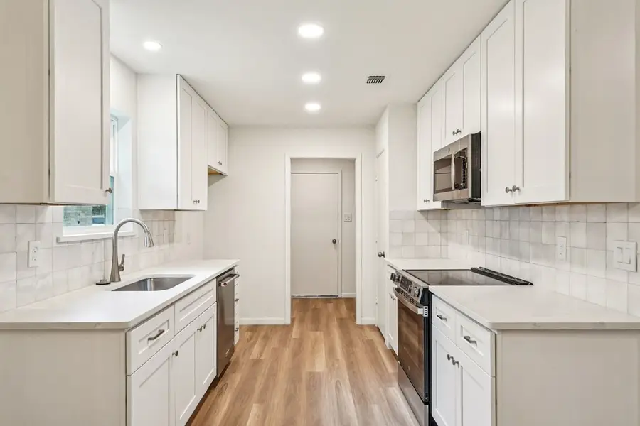 3529 Kelvin Avenue, Fort Worth, TX 76133 - #2