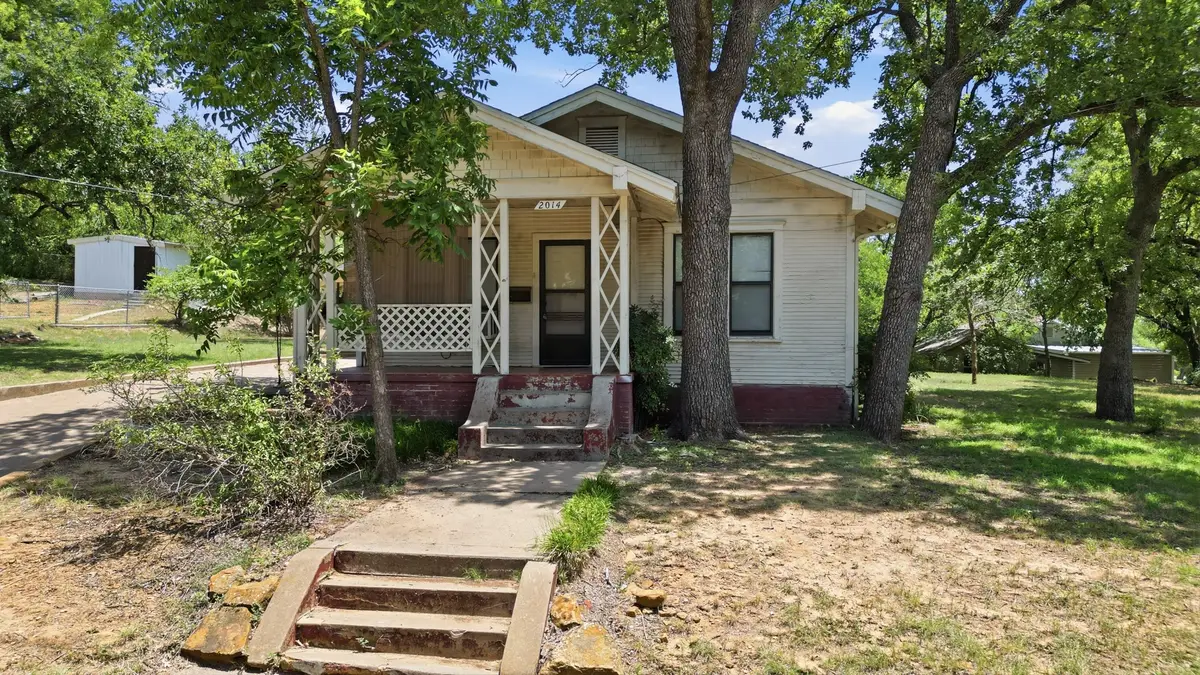 2014 3rd Avenue, Mineral Wells, TX 76067 - #1