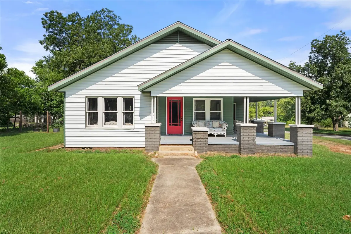402 N Market Street, Grapeland, TX 75844 - #1