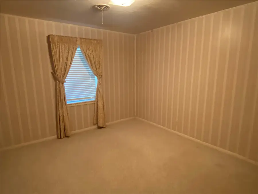 3271 Hubbard Street, Paris, TX 75460 - #3