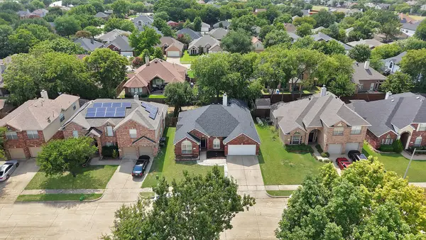 4535 Westchester Glen Drive, Grand Prairie, TX 75052
