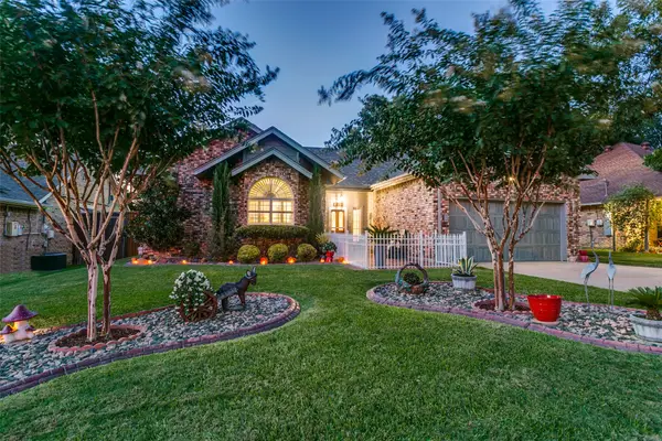 521 Millican Drive, Lewisville, TX 75057