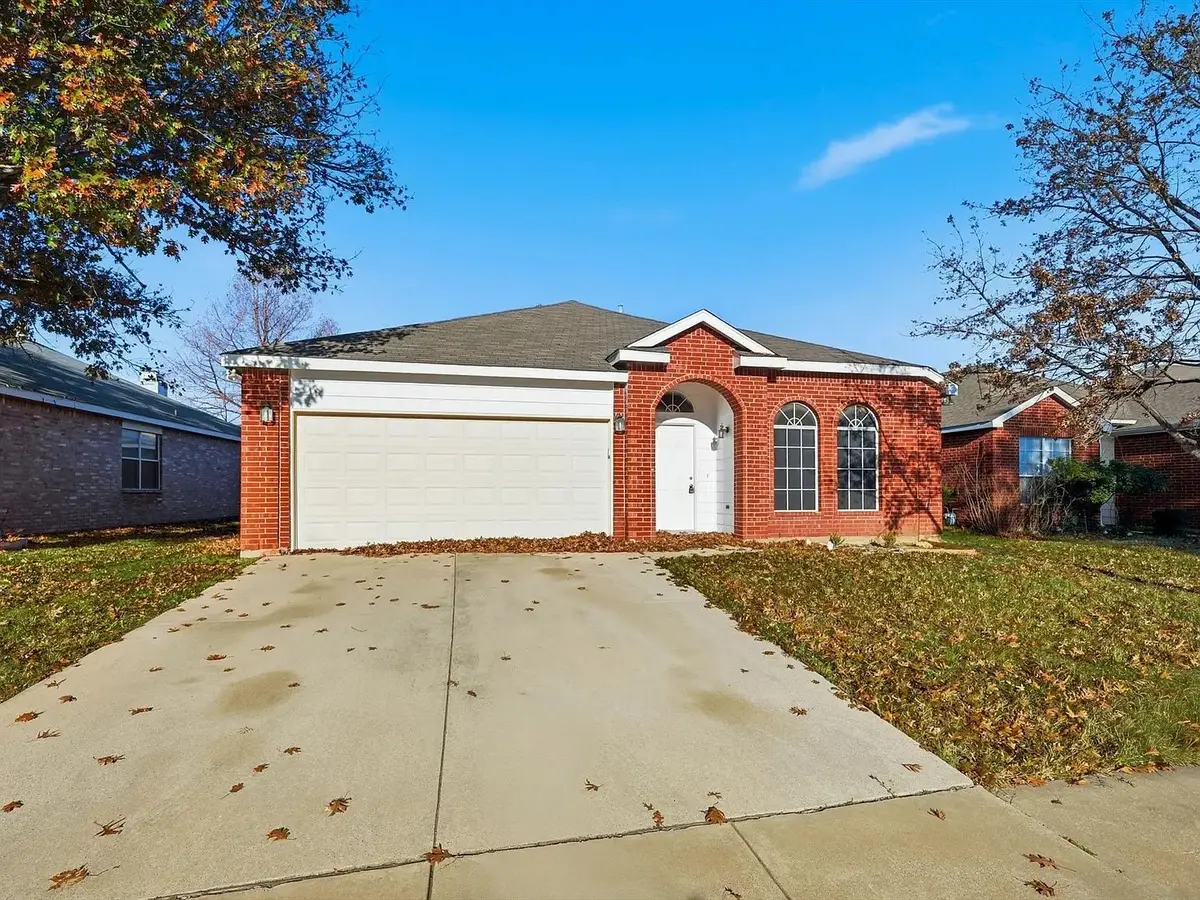 1048 Harriman Drive, Saginaw, TX 76131 - #1