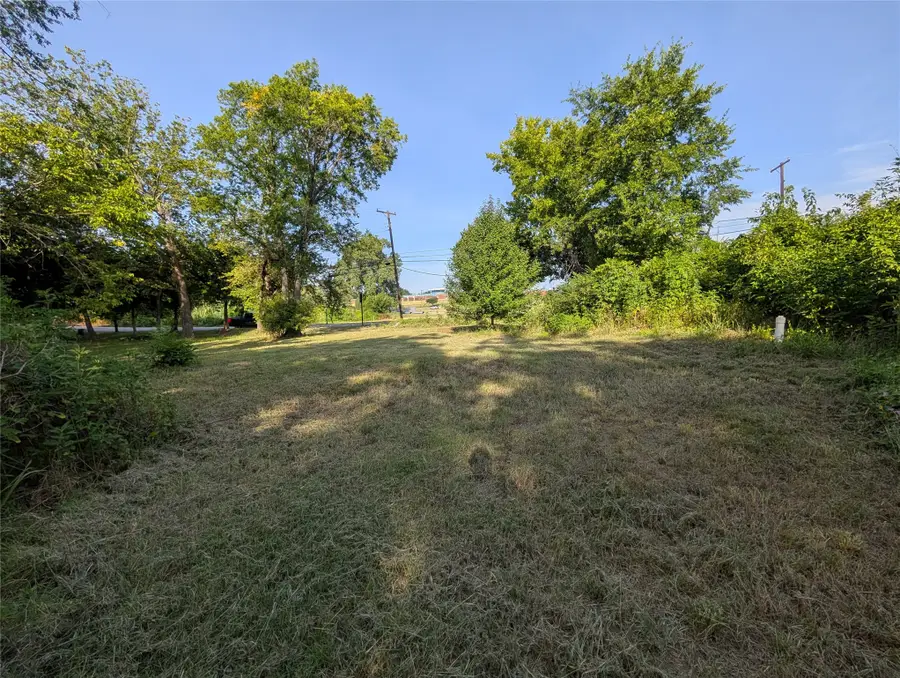 910 N Houston Avenue, Denison, TX 75021 - #3