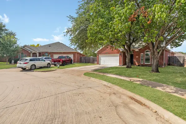 104 Bullava Court, Crowley, TX 76036