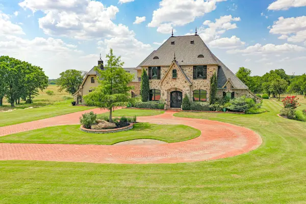 354 Ballpark Way, Jacksboro, TX 76458